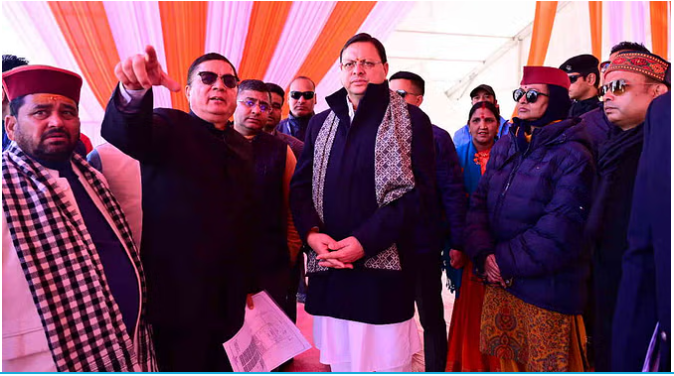 पीएम मोदी के दौरे से पहले तैयारियां परखने पहुंचे मुख्यमंत्री, धामों को मिल सकती है बड़ी सौगात