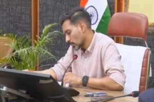 मुख्य शिक्षा अधिकारी पर भारी पड़ी लापरवाही, जिलाधिकारी ने जारी किया कारण बताओ नोटिस