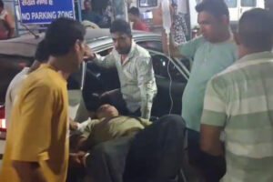 नैनीताल में पर्यटकों से भरा टेंपो ट्रैवलर खाई में गिरा, दो महिलाओं की मौत, कई घायल