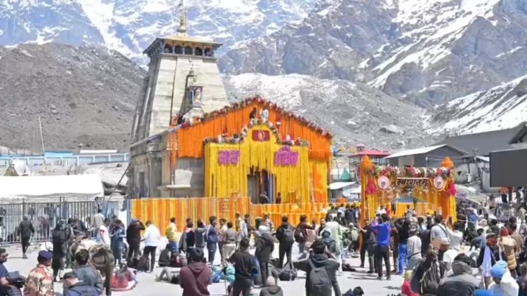 चारधाम यात्रा: कोमोरबिडिटी श्रद्धालुओं ने बढ़ाई सरकार की चिंता, 56 दिनों में 190 की मौत, 89 एयर एंबुलेंस से रेफर