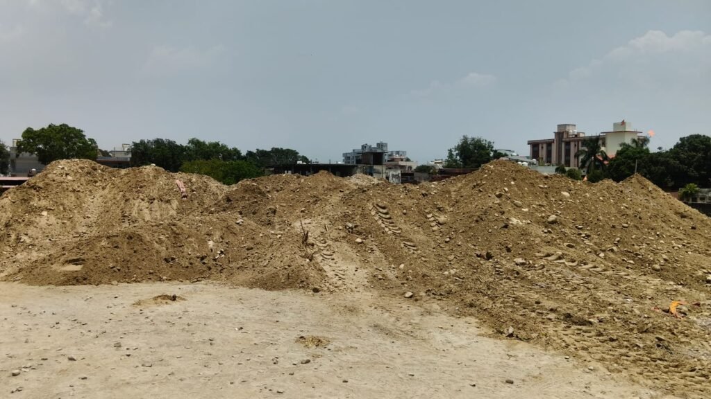 हरिद्वार में भिड़ गए खनन अधिकारी और यूकेडी जिलाध्यक्ष, खूब हुई तू-तू, मैं-मैं, जानें विवाद का कारण