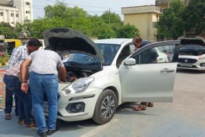 रुद्रपुर में चौंकाने वाला मामला, एक नंबर की दो कारें, चेसिस नंबर भी सेम, आधार में भी खेल! ARTO हैरान