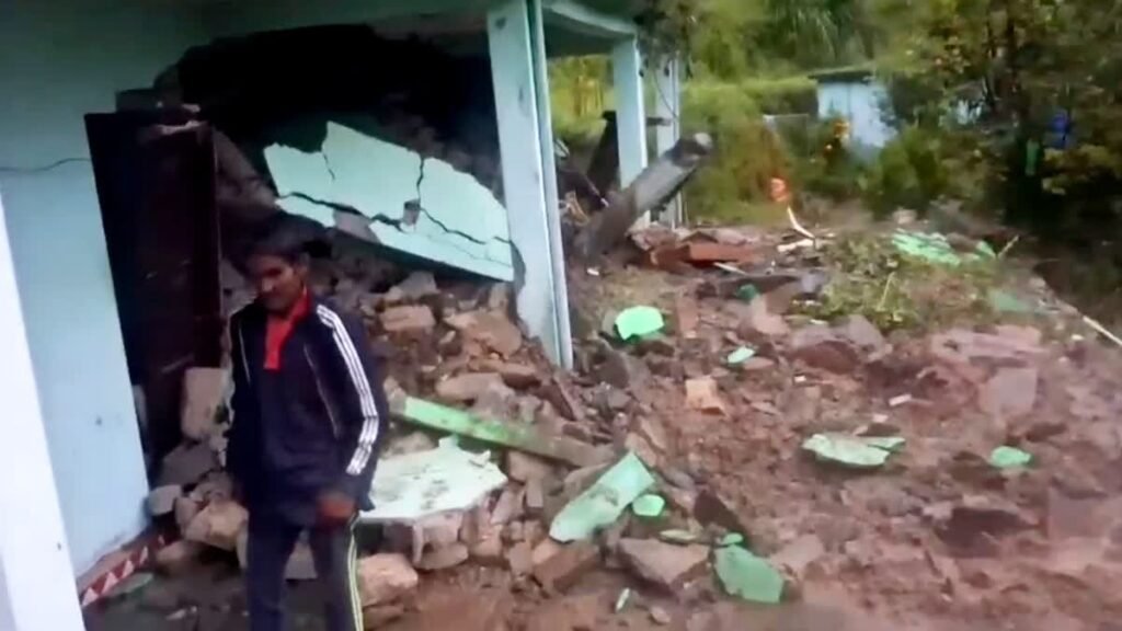 उत्तराखंड में दर्दनाक हादसा, भारी बारिश से मकान में घुसा मलबा, तीन लोगों की मौत