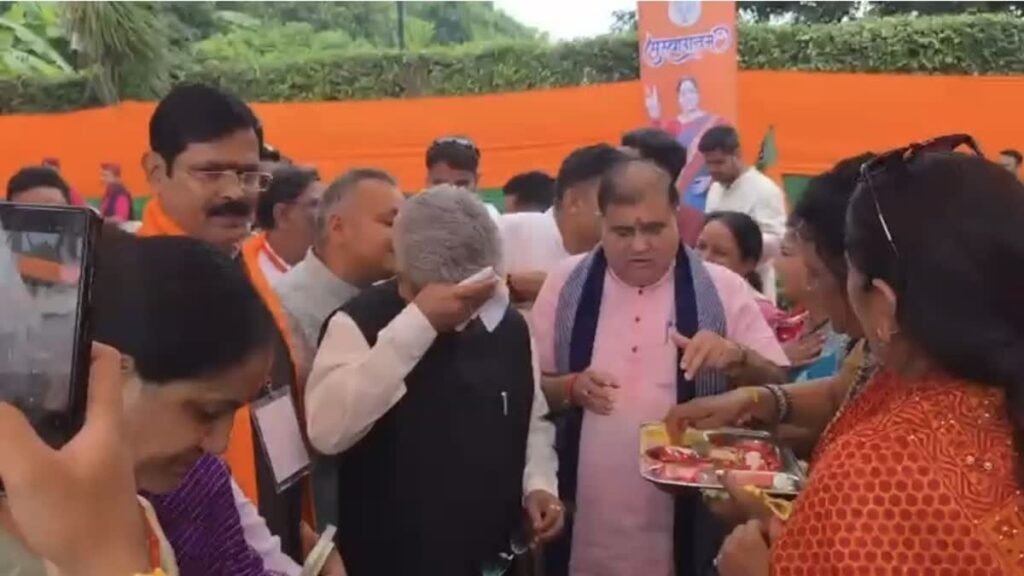 टीका विवाद से फिर चर्चाओं में दुष्यंत गौतम, कांग्रेस ने घेरा, सनातन के अपमान का लगाया आरोप