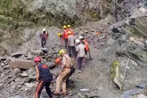 चीरबासा में थमा केदारनाथ पैदल मार्ग, सोनप्रयाग में रोके गए श्रद्धालु