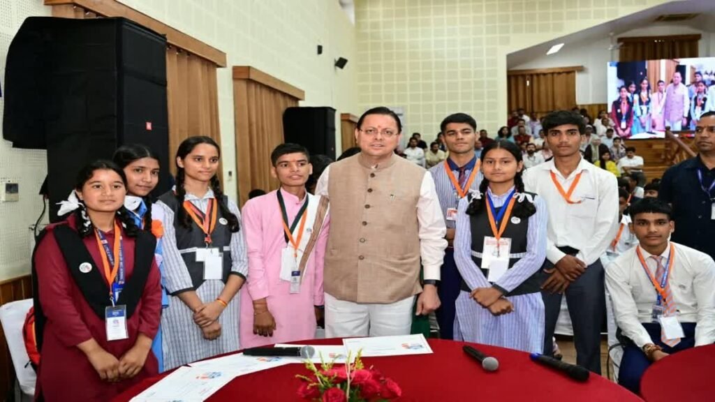 सरकारी स्कूल के छात्रों के लिए खुशखबरी, 10वीं-12वीं के बच्चों को टैबलेट खरीदने के लिए सरकार देगी पैसा