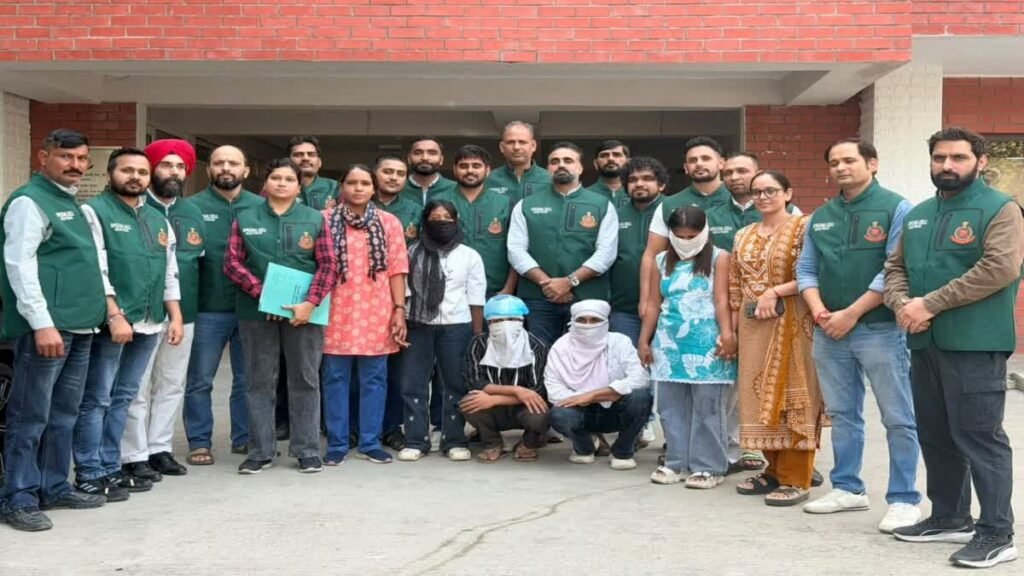 टाइगर श्रॉफ फायरिंग केस: हथियार पहुंचाने के आरोप में दिल्ली से दो महिलाओं समेत चार आरोपी गिरफ्तार, मुंबई ले गई CID