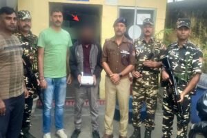 बनबसा नेपाल बॉर्डर पर स्मैक के साथ इनामी नशा तस्कर गिरफ्तार, गैंगस्टर एक्ट में था वांछित